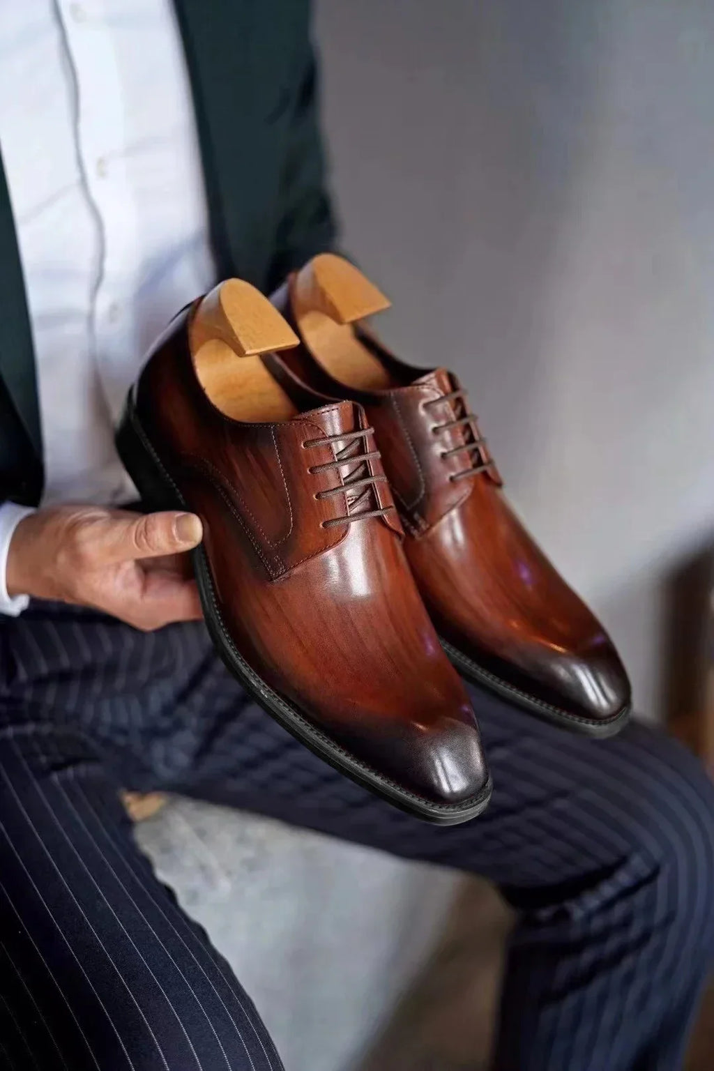 Italian Flat Mens Dress Shoes Luxury Genuine Leather Brand Handmade Quality Square Toe Laces Up New Business Party Social Shoes
