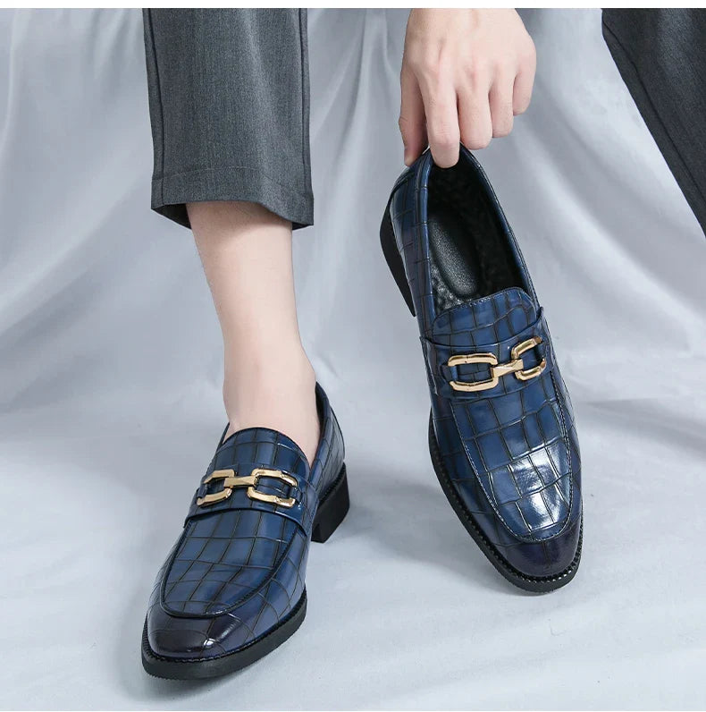 46 plus-size Metal Pressed Floral Loafers 2024 new merchant leather shoes men's casual pressed plaid leather pointy