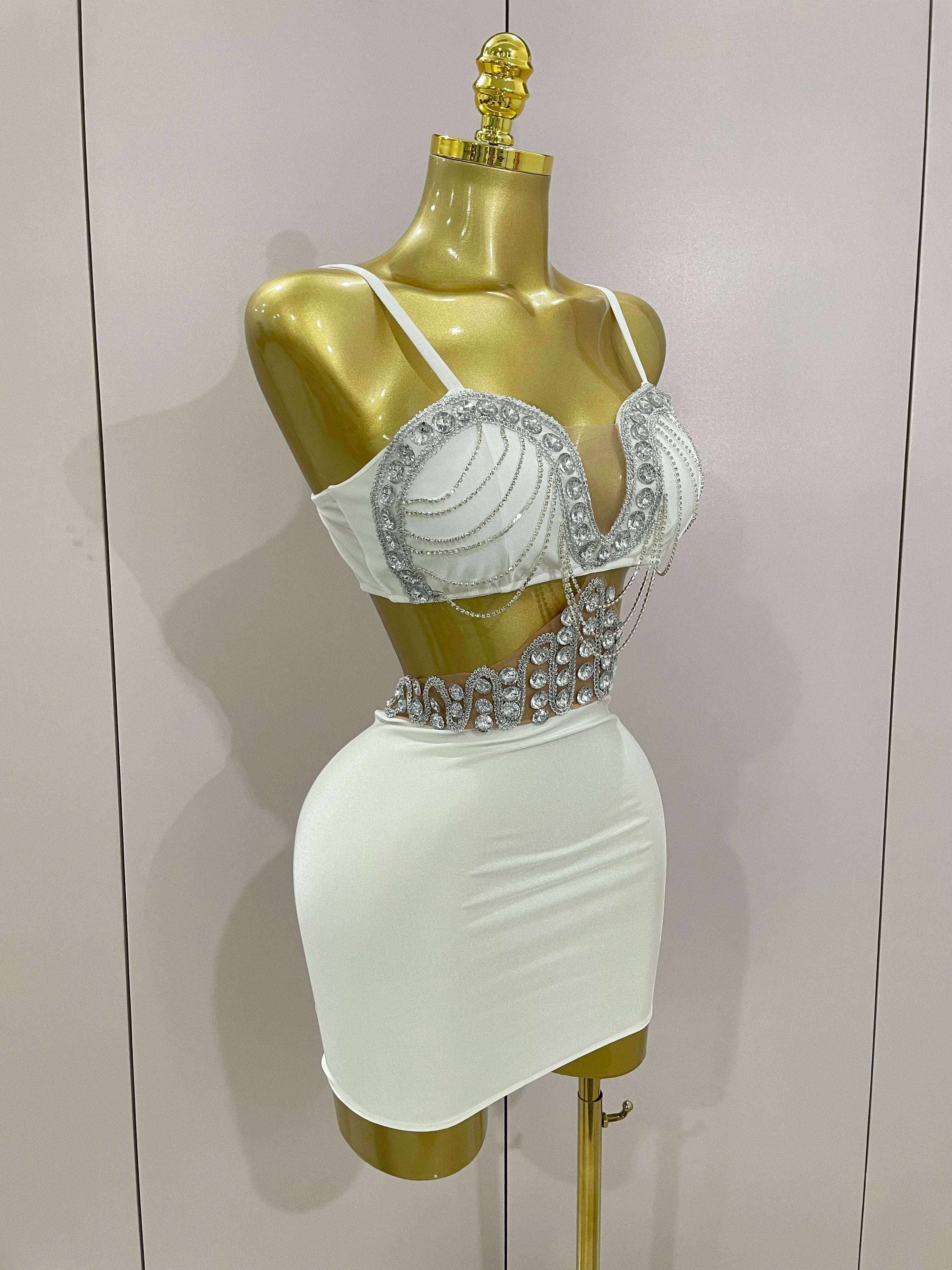 STOCK Luxury Shiny Diamond Chain White Sexy Sleeveless Bodycon Mini Dress 2025New Evening Birthday Party Nightclub Stage Costume