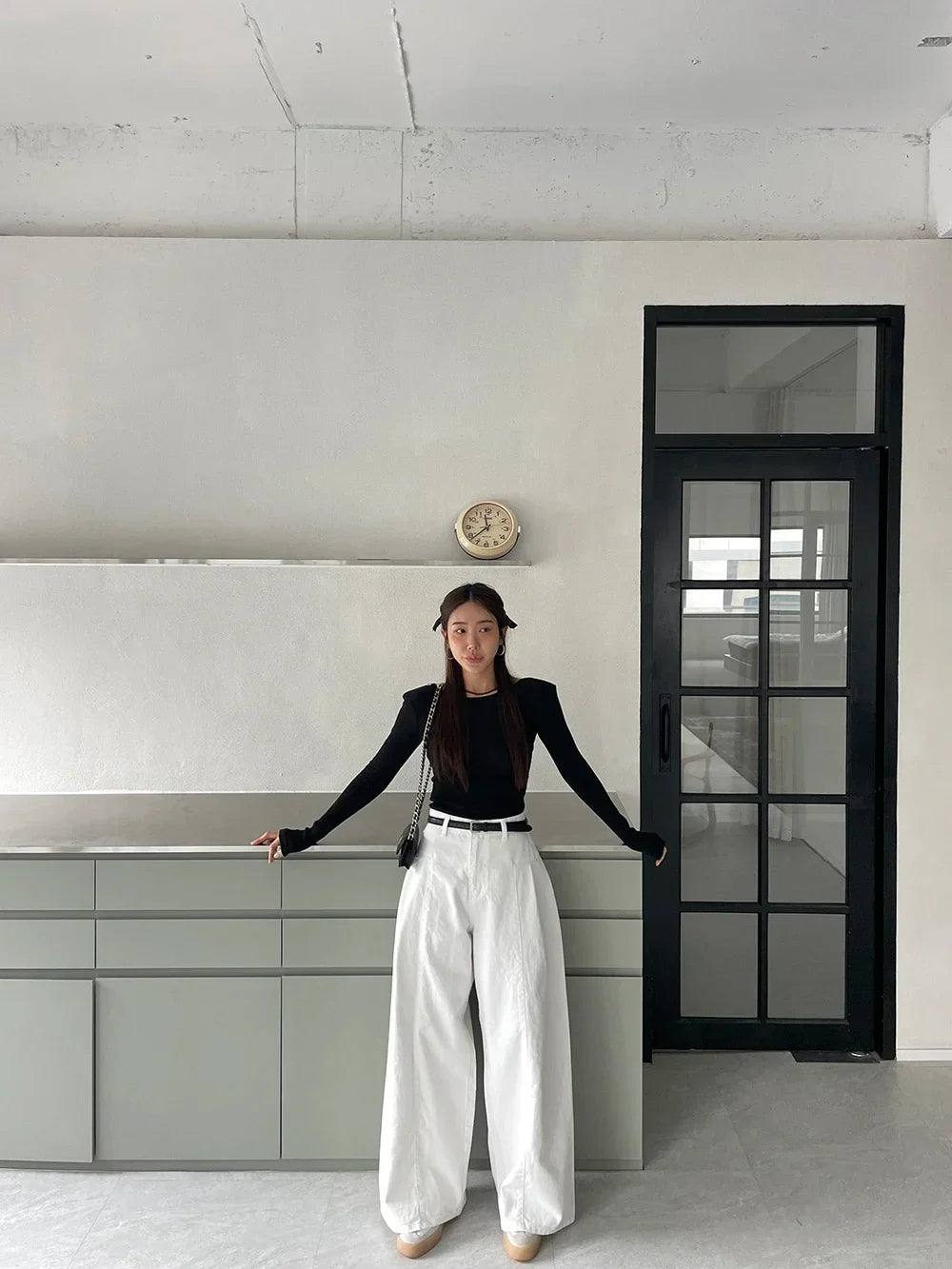 بنطال نسائي واسع الساق بخصر عالٍ عصري وكاجوال