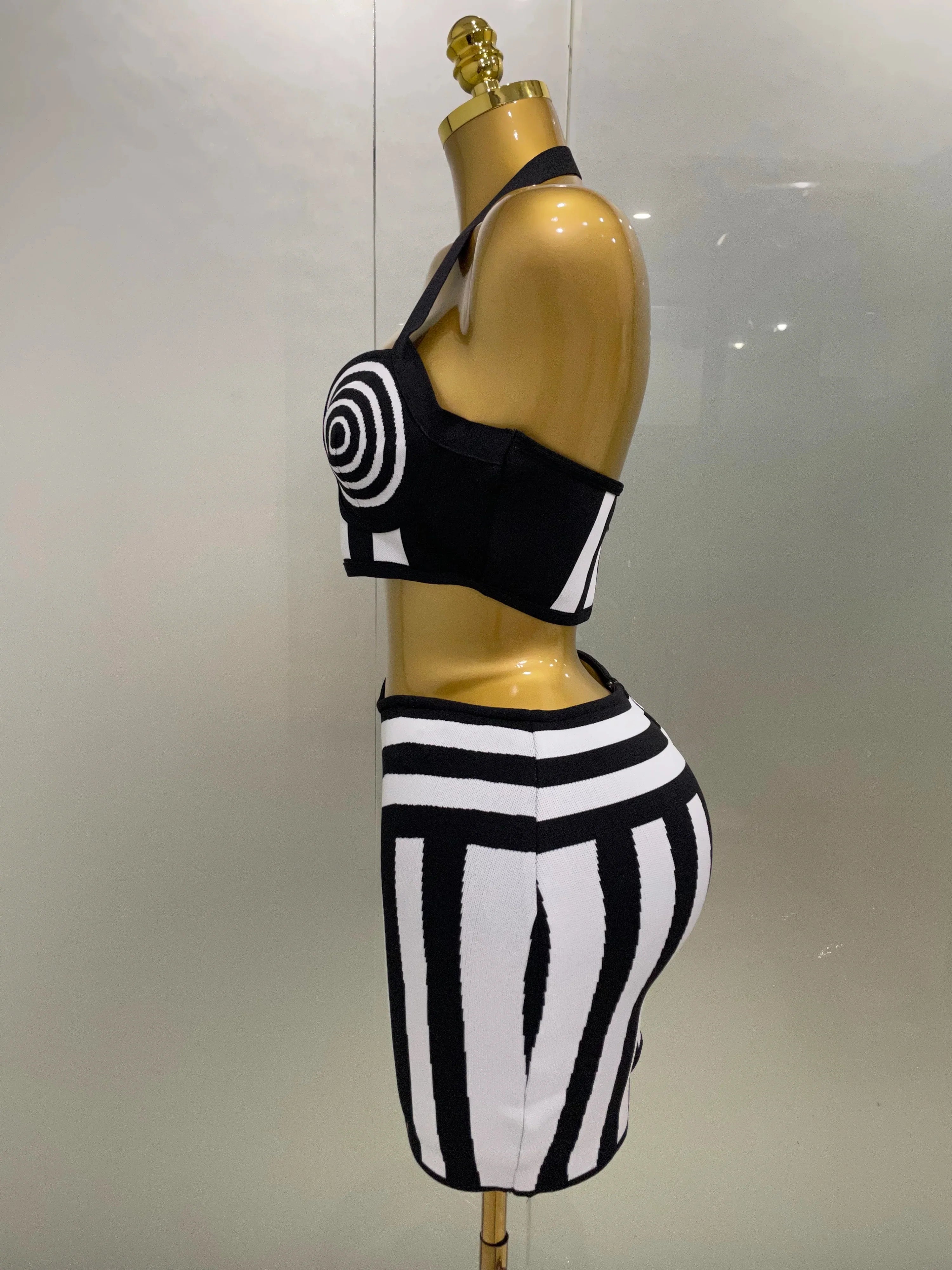 2025 New Women Celebrity Sexy Jacquard Black White Two Piece Bodycon Striped Bandage Skirt Set Designer Evening Party Dress