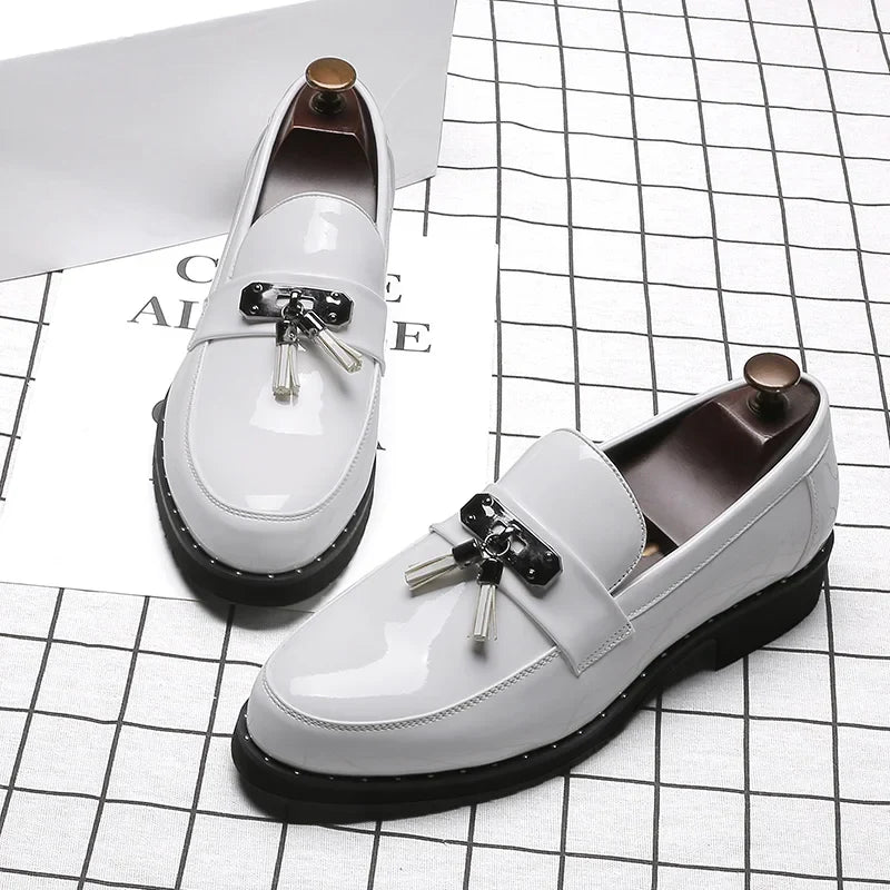 Italy Luxury Brand Loafers Men Shoes Tassel Men Designer Shoes British Style Lacquered Leather Shoes Thick Bottom Wedding Shoes