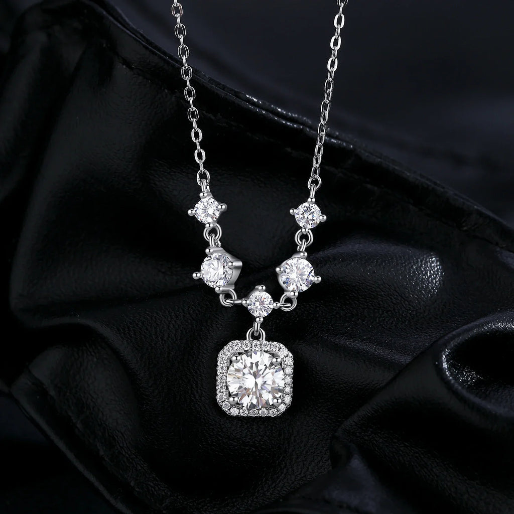 1CT D Color Moissanite Necklace 925 Sterling Silver Luxury Halo Charm Pendant Necklace For Women Bridal Wedding Jewelry