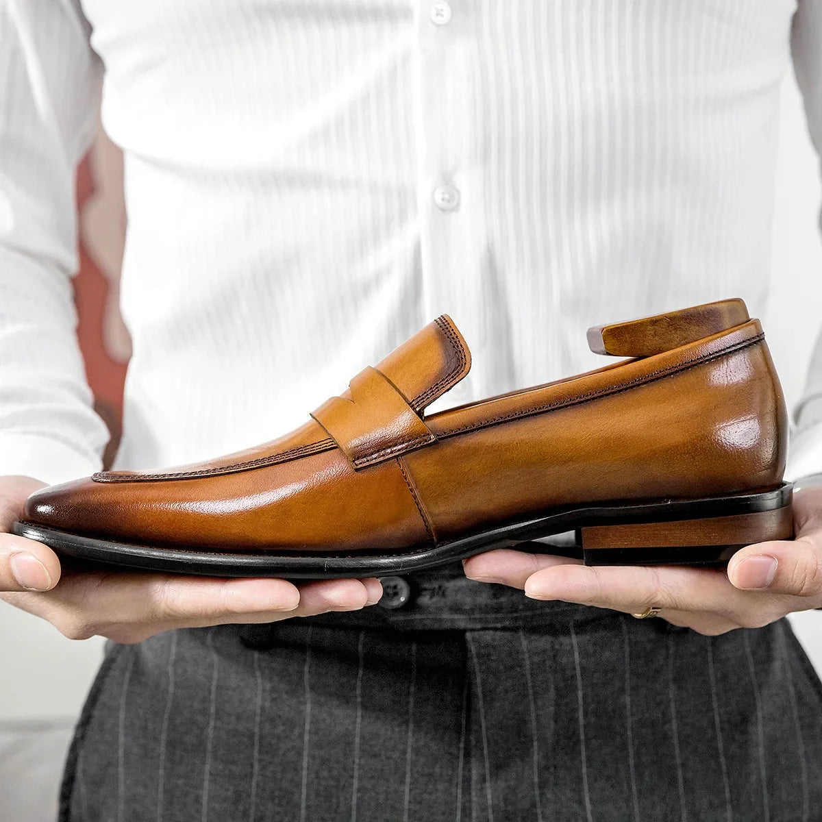 Men's Genuine Leather Shoes Loafer Handmade Shoes Antiskid Elegant Gentleman Oxford Shoes Simple British Style Wedding Shoes