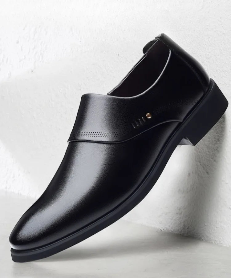 2026 New Men's Shoes Soft Leather Soft Sole Comfortable Fashion Business Casual Leather Shoes Black Footwear