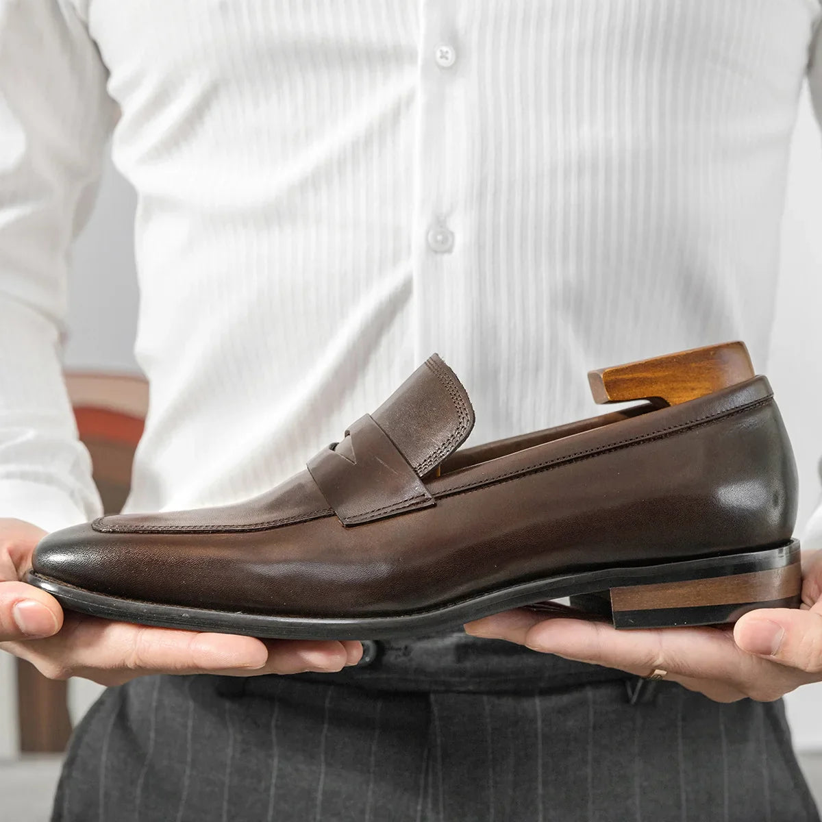 Men's Genuine Leather Shoes Loafer Handmade Shoes Antiskid Elegant Gentleman Oxford Shoes Simple British Style Wedding Shoes