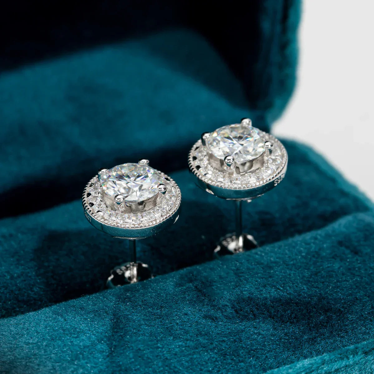 2.4cttw D Color Moissanite Diamond Vintage Stud Earrings For Women 18K Gold Plated 925 Sterling Silver Earrings Wholesal