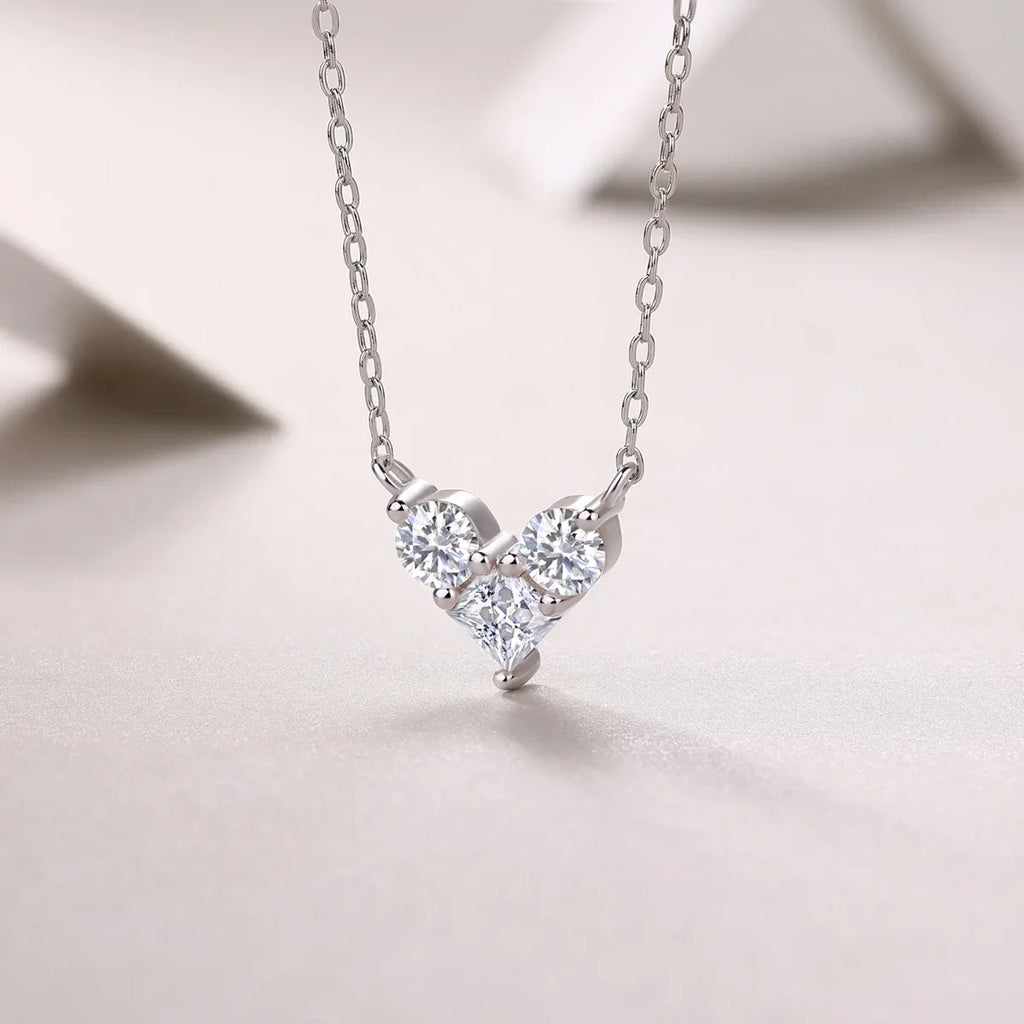 3-Stone Round Cut Full Moissanite Pendant Necklace Heart Shape for Woman 925 Silver Certified Lab Diamond Lucky Neck Chain
