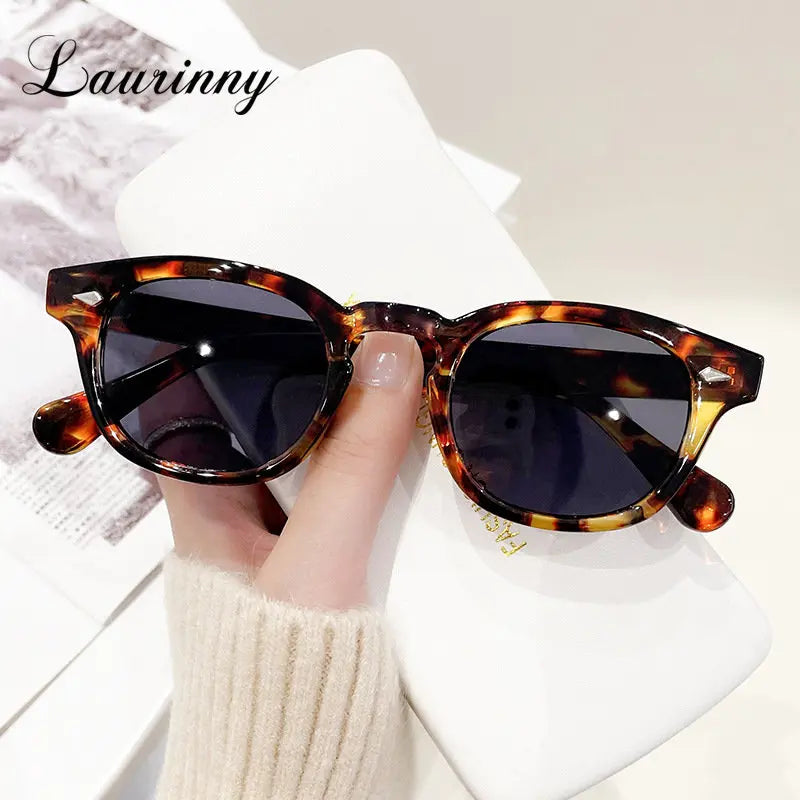 Vintage Tortoise Shell Round Sunglasses Women Men 2026 Brand Design Retro Rivet Yellow Blue Lens Square Sun Glasses Female Male