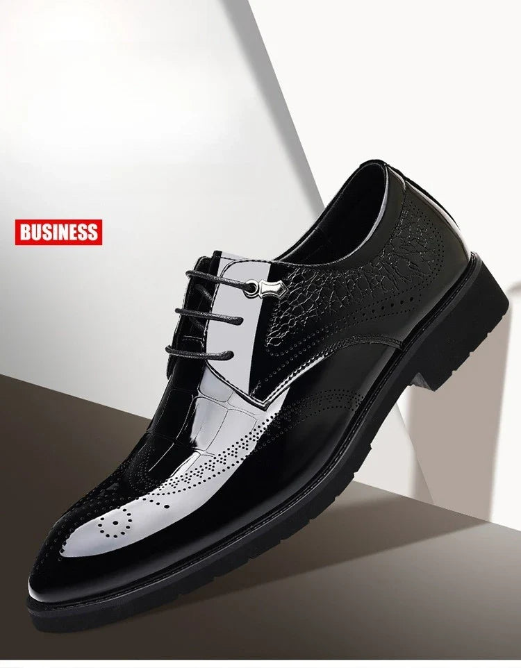 Lace Designer Fashion Business Casual Shoes for Men Spring Summer New Patent Leather Shoes Male Solid Color Wedding Shoe Man