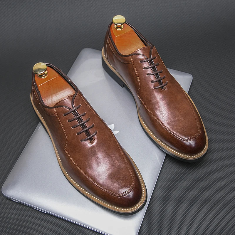 Hot Selling Pointed Dress Shoes Europe America Casual Versatile Men's Low Top Shoes High-end Banquet Office Men's Business Shoes