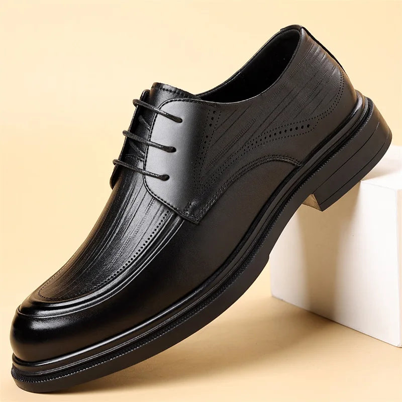 New Lace Designer Derby Shoes for Man Hallow Breathable Business Casual Leather Shoes Male Summer Autumn Fashion Dress Shoe Man