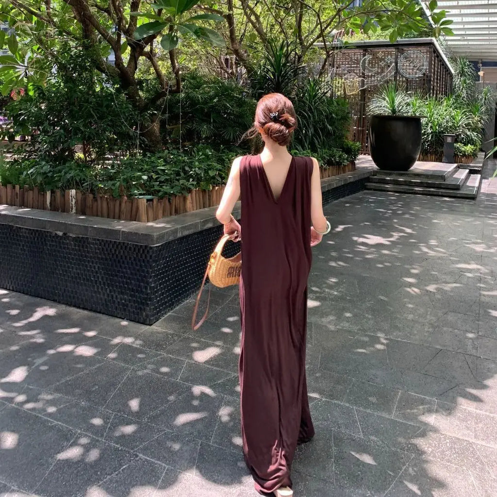 French Temperament Coffee Color Sleeveless Hanging Neck Dress For Women In The Summer Of 2026, New Slim And Flowing Long Dress