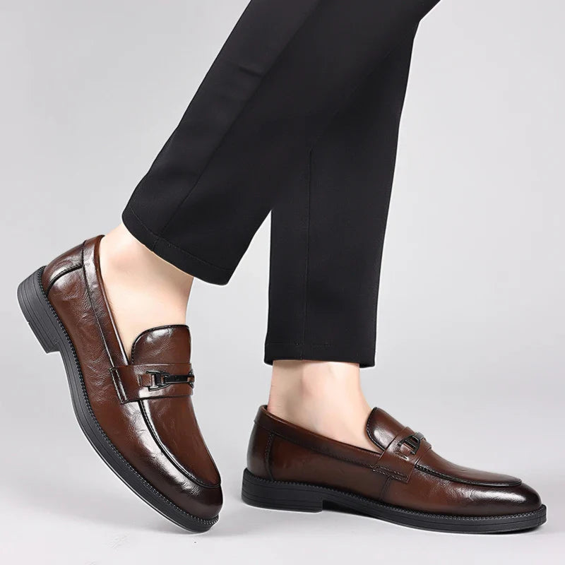 Men's Casual Leather Shoes 2026 New Spring Season Loafers for Men with Slip-On Flats British Style Men Walking Shoes Moccasins