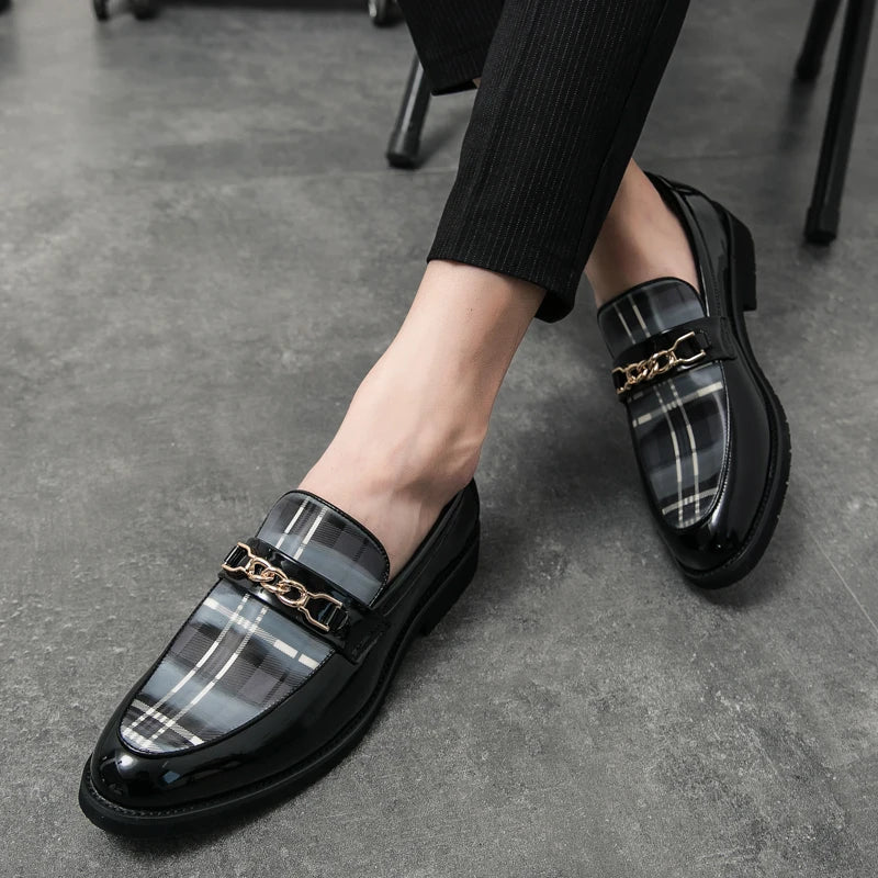 New High Quality Italian Shoe for Men Loafers Casual Men Shoes Luxury Leather Slip-on British Style Striped Soft Shoes Moccasins