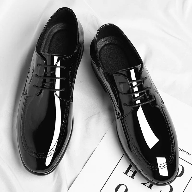 Business Formal Patent Leather Shoes for Men Spring Autumn New Designer Brogue Shoes Male Fashion Lace Wedding Shoe Man