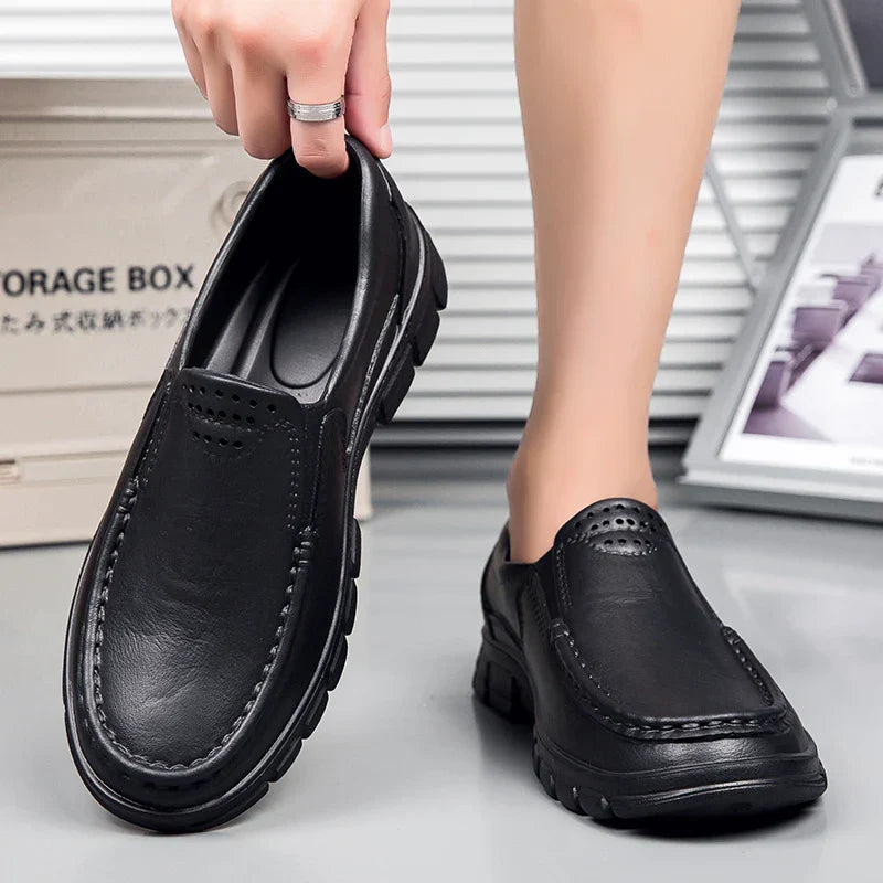 Non-slip Oil-proof Kitchen Work Shoes Business Casual Leather Shoes Staff Comfortable Loafers Outdoor Fishing Shoes