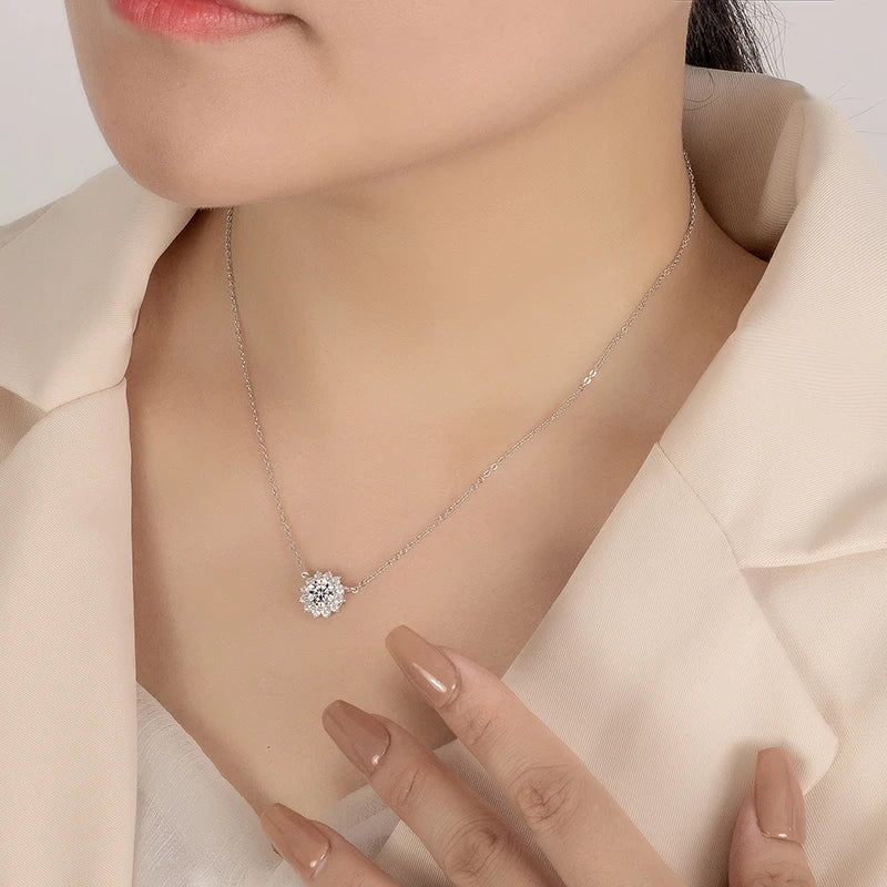 1-3CT Moissanite Necklace For Women S925 Pure Silver Sparkling Sunflower Pendant Party Fashion High-end Jewelry