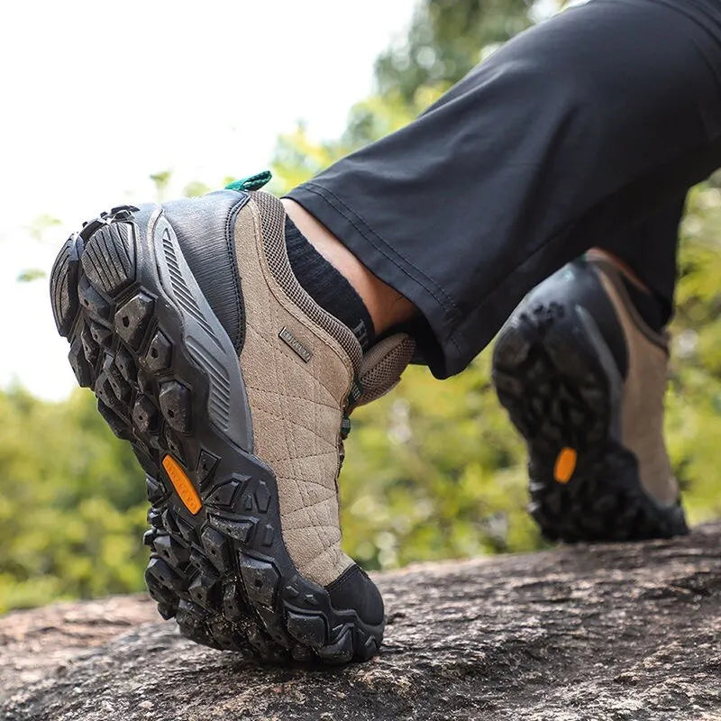 Hiking Shoes Mens Luxury Designer Winter Climbing Trekking Sneakers for Men Leather Outdoor Sports Work Man Shoes 110282A
