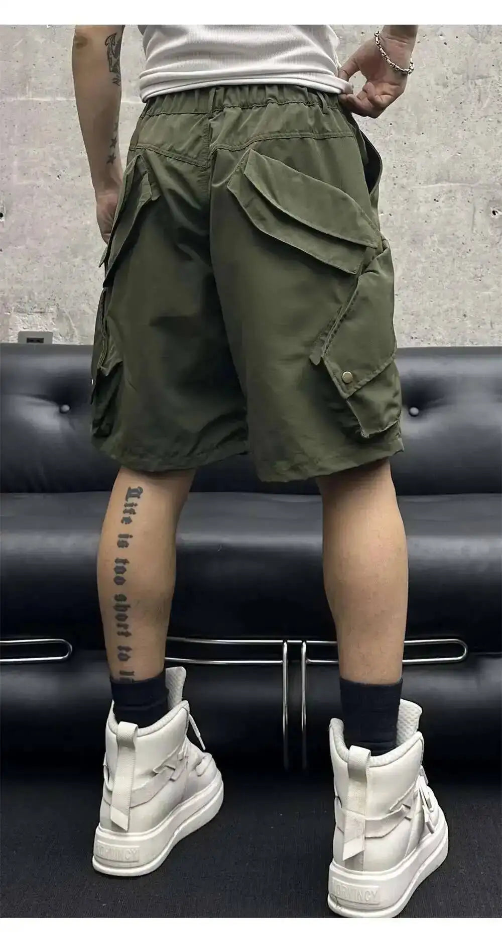 Summer New Men Tide High Street Drawstring Pocket Sports Casual Safari Style Shorts Loose Light Luxury Simple Capris HK4528