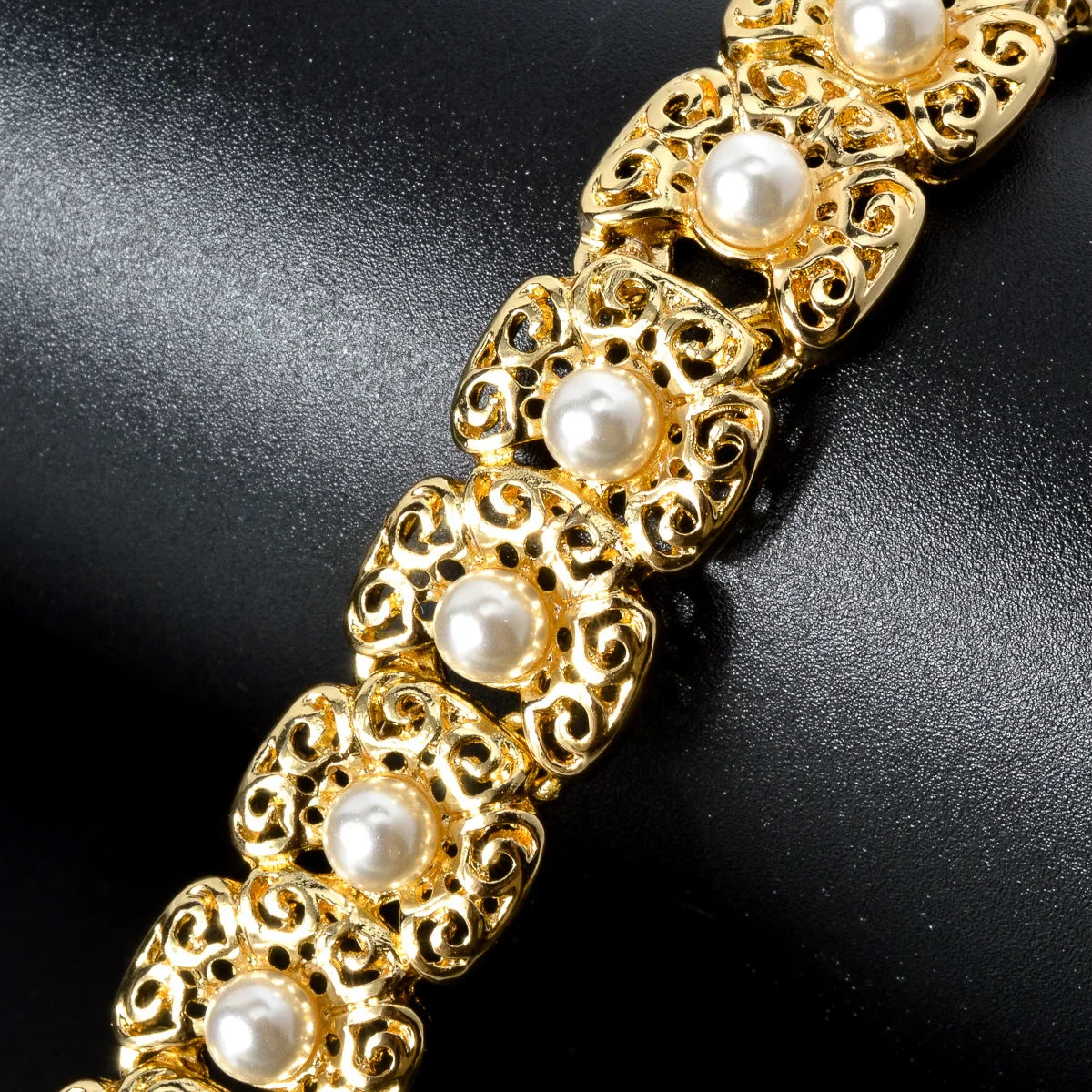 Dubai Luxury Quality Jewelry Set For Women Trend Pearl Necklace Bracelet Ring Earrings Jewelry Set 18k Gold Plated Jewelry