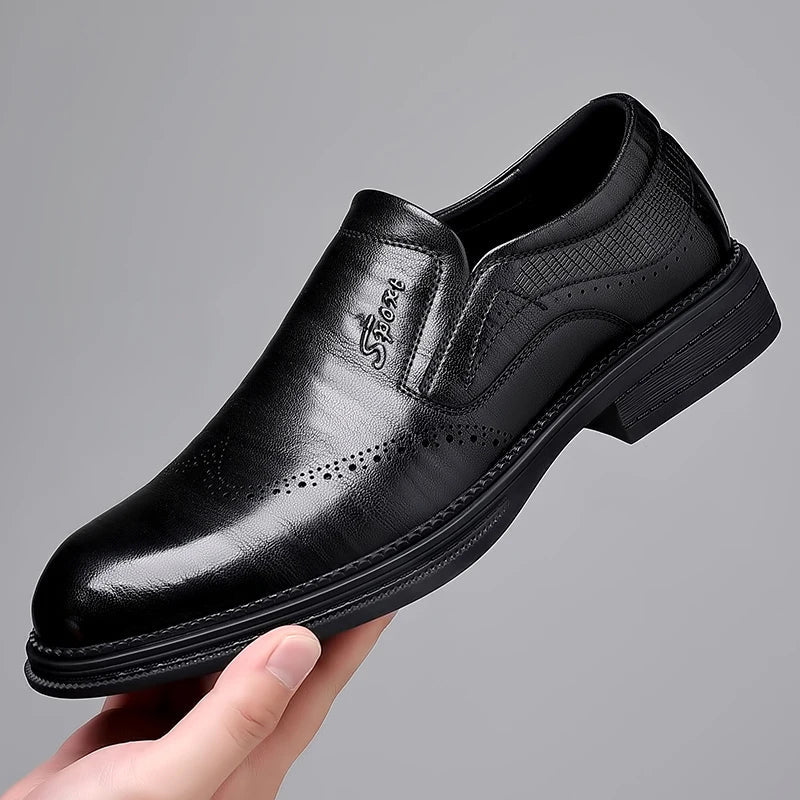 British Style Brand Men's Dress Shoes Fashion Patent Leather Men Business Flat Shoes Breathable Men Formal Office Working Shoes