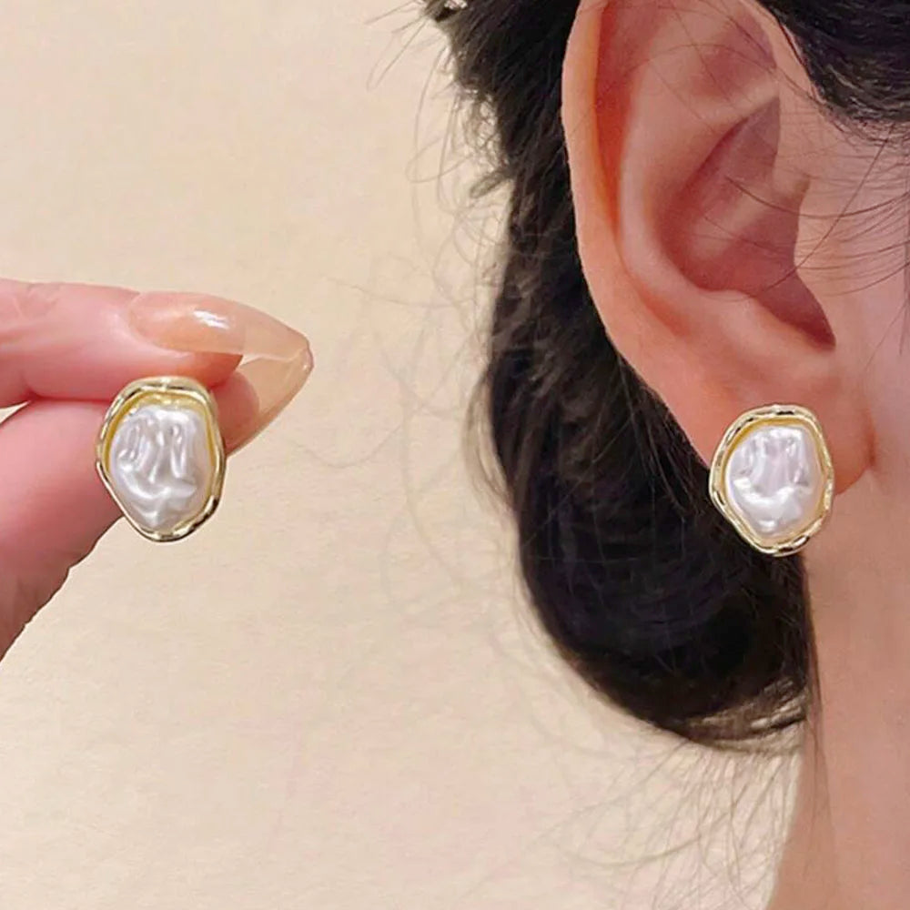 Elegant Irregular Imitation Pearl Stud Earrings For Women Korean C-shape Pearl Style TIny Posting Earrings Unique Girl Gift