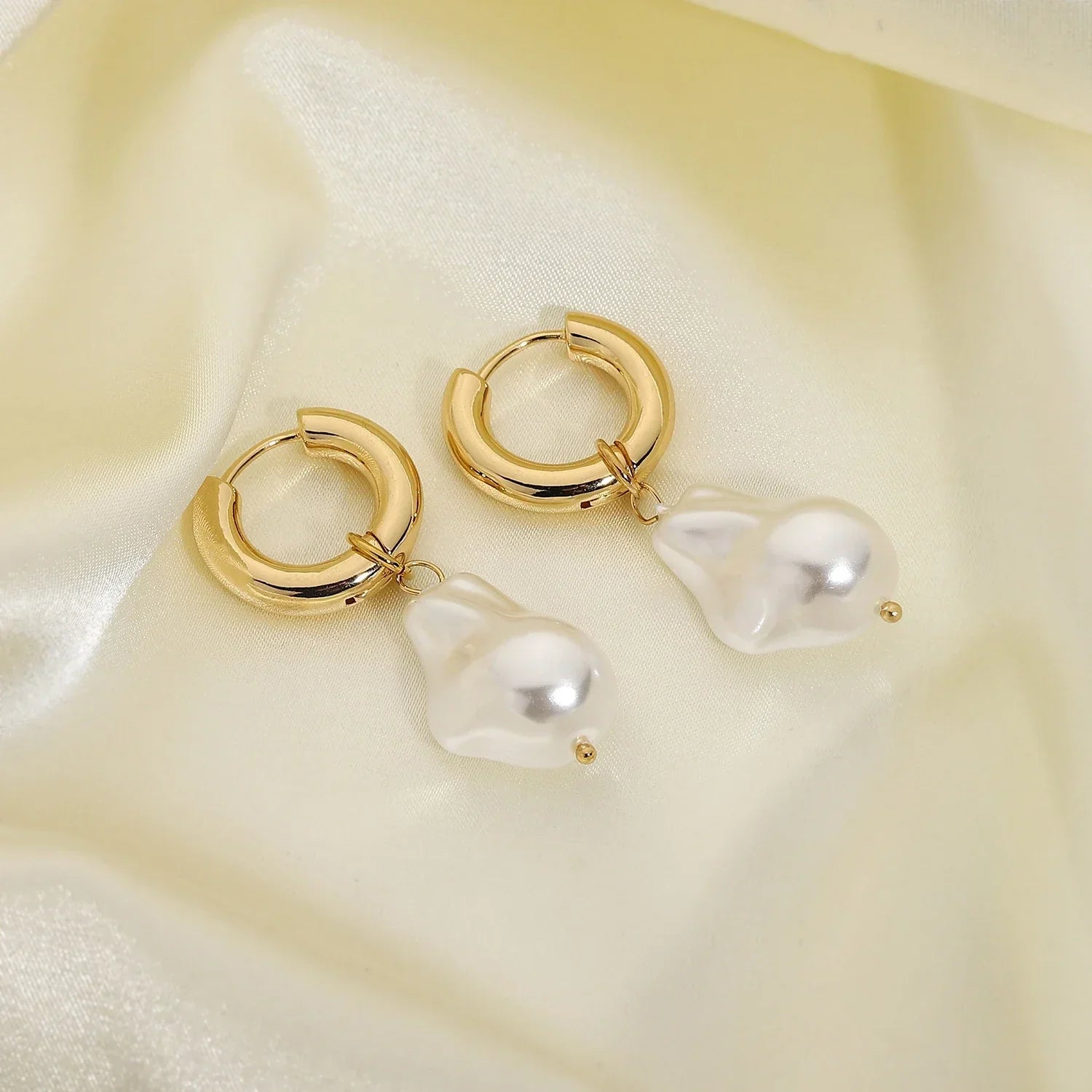 European Retro High-end Asymmetrical Pearl Earrings for Women Titanium Steel Earrings Long Earrings Sassy Earrings Non-fading