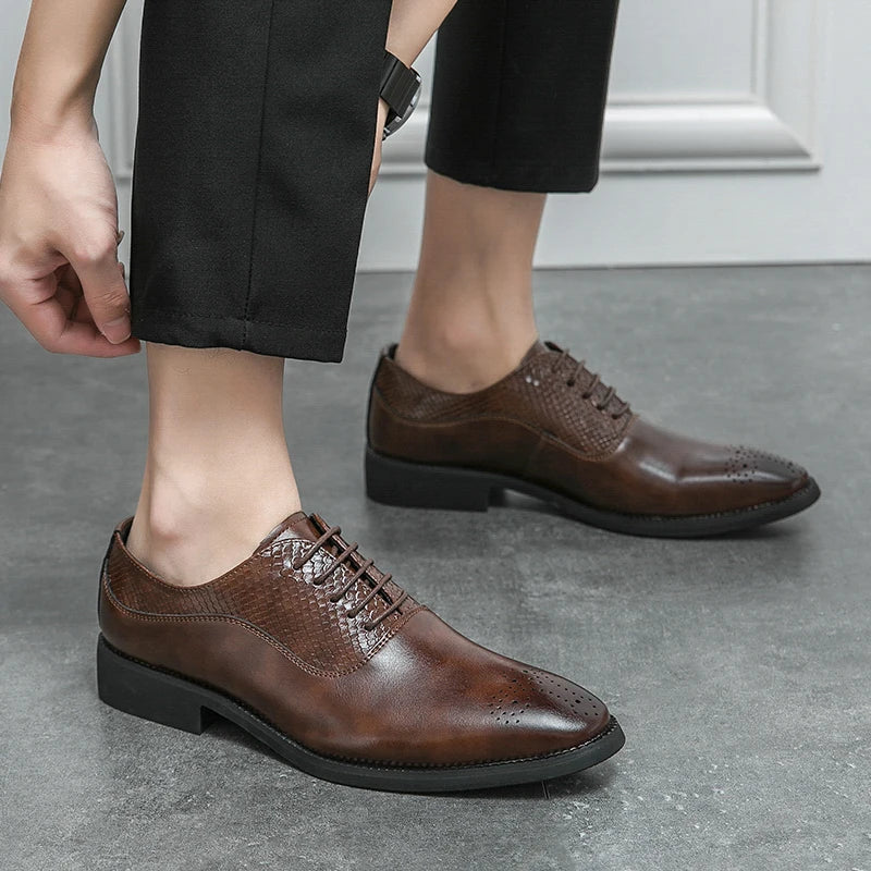 Bullock carved leather shoes men's low-top lace-up business formal casual middle-aged business shoes