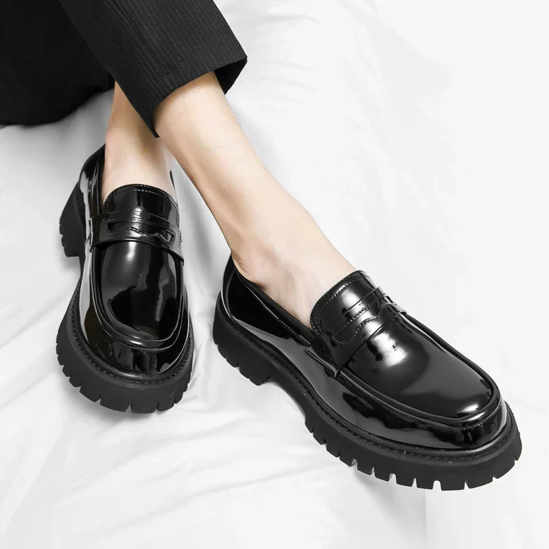 Man luxury Brand British Classic Pointed Dress Shoes Mens Patent Leather Black Wedding Shoes Oxford Formal Shoes Glossy Fashion