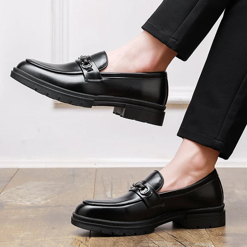 2026 Spring New British Fashion Men's Casual Leather Shoes Korean Style Slip-On Loafers Formal Men's Leather Shoes