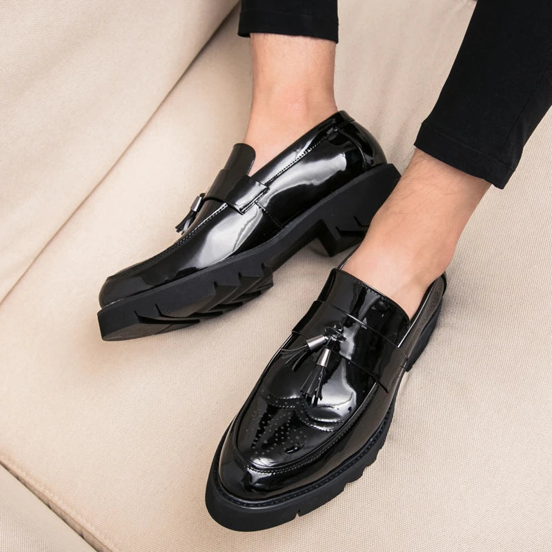 Fashion Golden Men's Casual Slip-On Tassel Patent Loafers Thick Bottom Elevator Shoes Men's Party Shoes Business Shoes Brogue