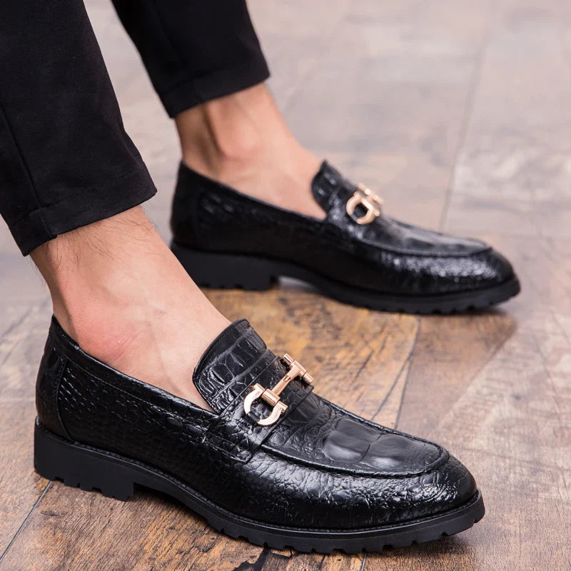 Men’s leather dress shoes pointed toe business casual formal metal detail black