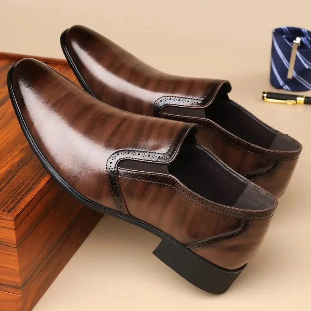 Spring Autumn New Designer Dress Shoes for Men Solid Color Fashion Formal Business Casual Leather Shoes Male