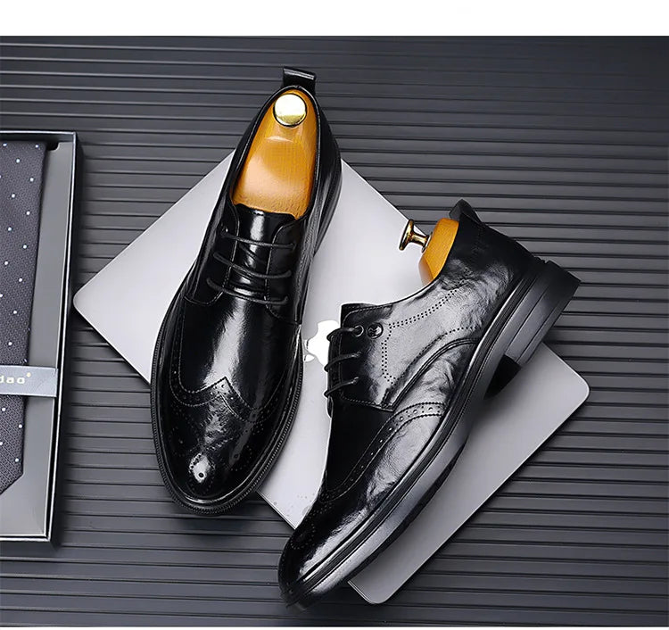2026 Spring Autumn New Brogue Shoes for Men Solid Color Leather Dress Shoes Male Fashion Business Casual Wedding Shoe Man