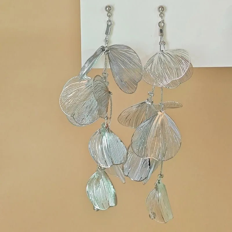 Fashion Long Tassel Petal Drop Earrings for Women Luxury Metal Crystal Hollow Flower Temperament Earrings Wedding Jewelry Gifts