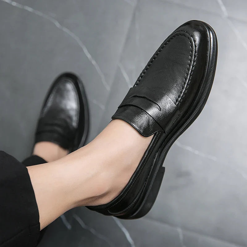 Men's Classic Leather Casual Shoes With Anti-Slip Thick Sole  Outdoor Walking Shoe  Pointed  Toe Comfortable And Durable Loafers