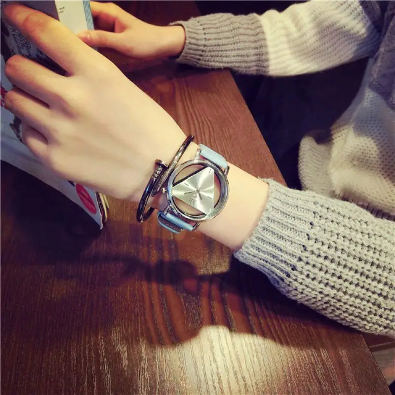 Fashion Simple Triangular Glass Watch Nail Bracelet Set Quartz Watch