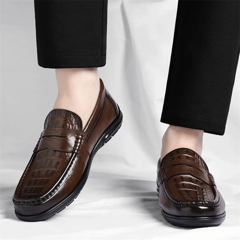 Mens Leather Mens Loafers Non Slip Walking Flats Breathable Driving Shoes Outdoor Slip on Casual Shoes Man Work Office Sneakers