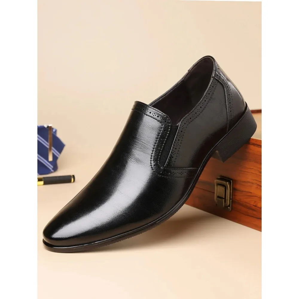 Spring Autumn New Designer Dress Shoes for Men Solid Color Fashion Formal Business Casual Leather Shoes Male