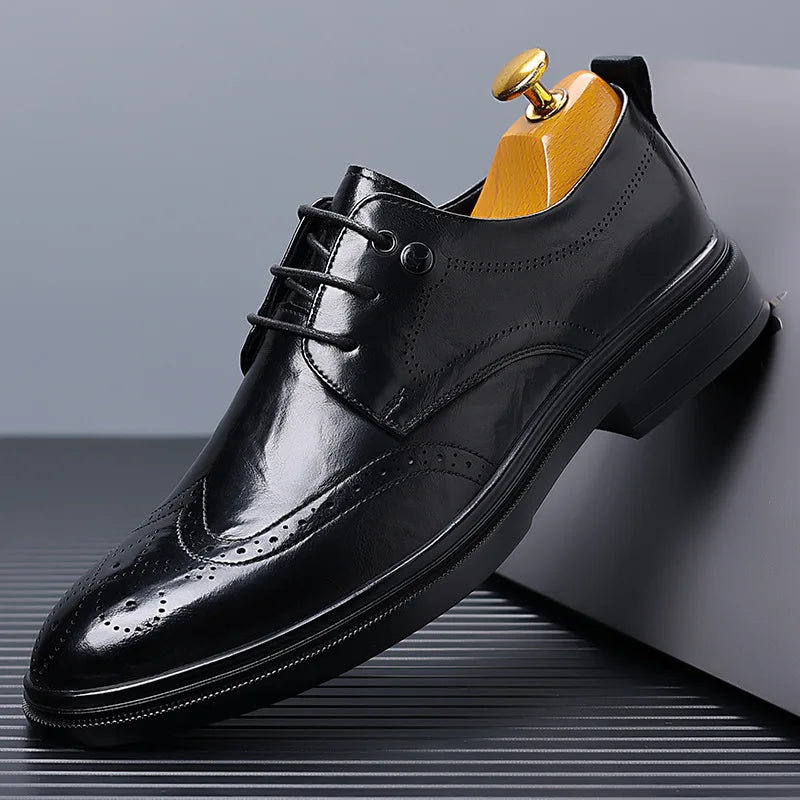 2026 Spring Autumn New Brogue Shoes for Men Solid Color Leather Dress Shoes Male Fashion Business Casual Wedding Shoe Man