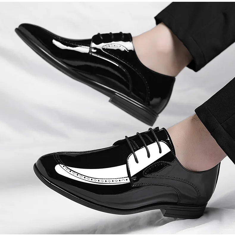 Business Formal Patent Leather Shoes for Men Spring Autumn New Designer Brogue Shoes Male Fashion Lace Wedding Shoe Man