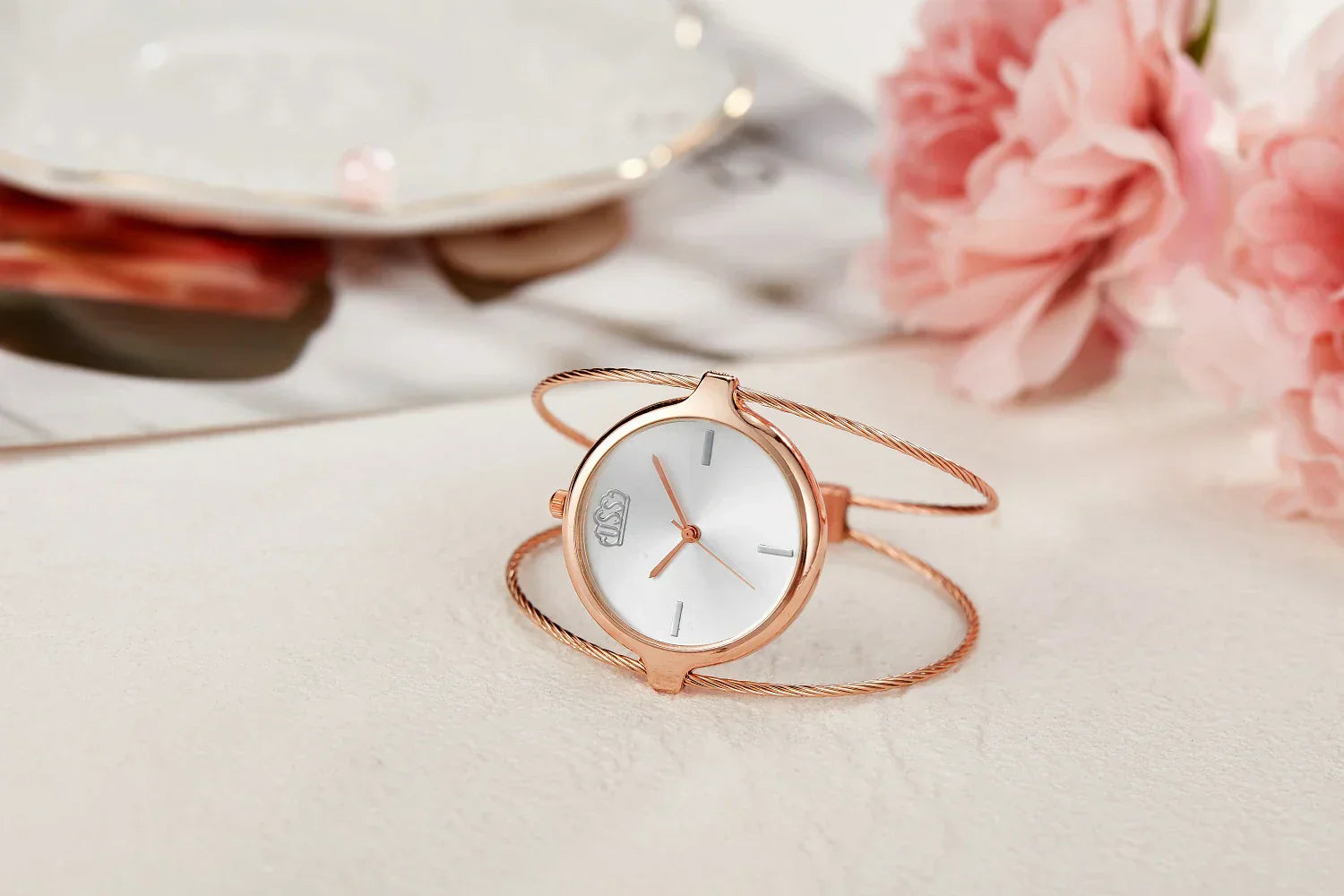 Fashion casual ladies quartz watch, round bracelet watch, elegant alloy ladies watch, quartz watch.
