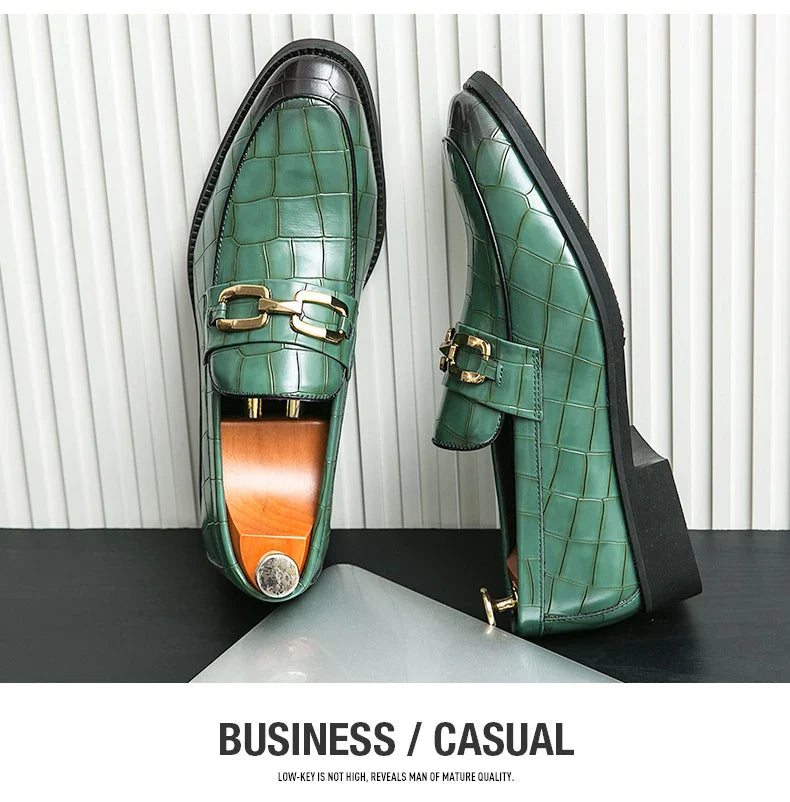 46 plus-size Metal Pressed Floral Loafers 2024 new merchant leather shoes men's casual pressed plaid leather pointy