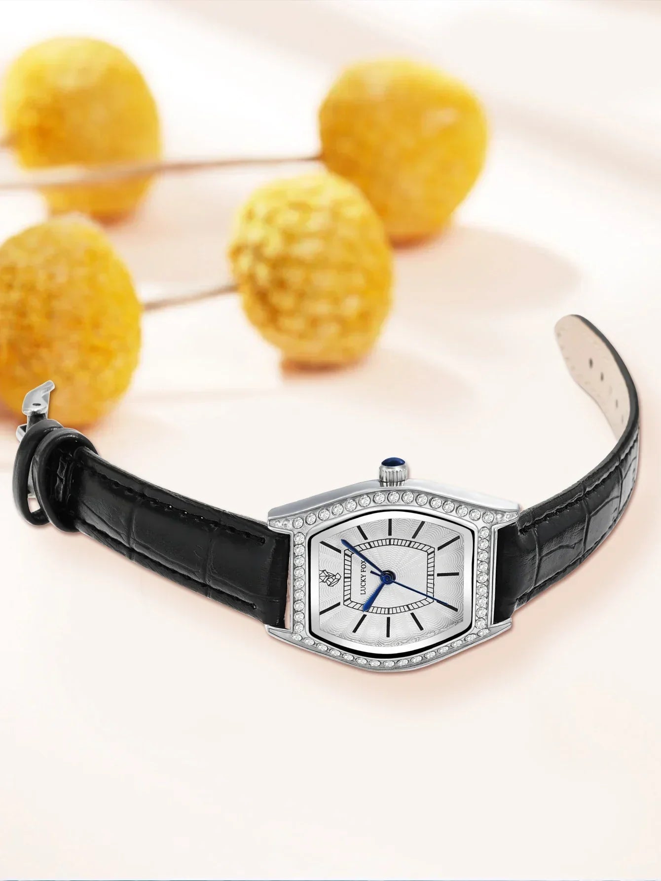 Retro ladies quartz watch barrel-shaped diamond luxury ladies wristwatch fashion watch as a gift