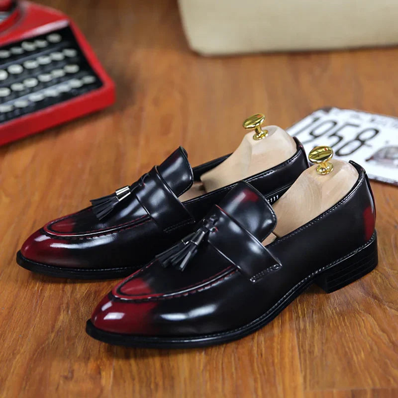 Fashion men's hair stylist pointed shoes British casual bright face retro small leather shoes nightclub fringe fashion shoes