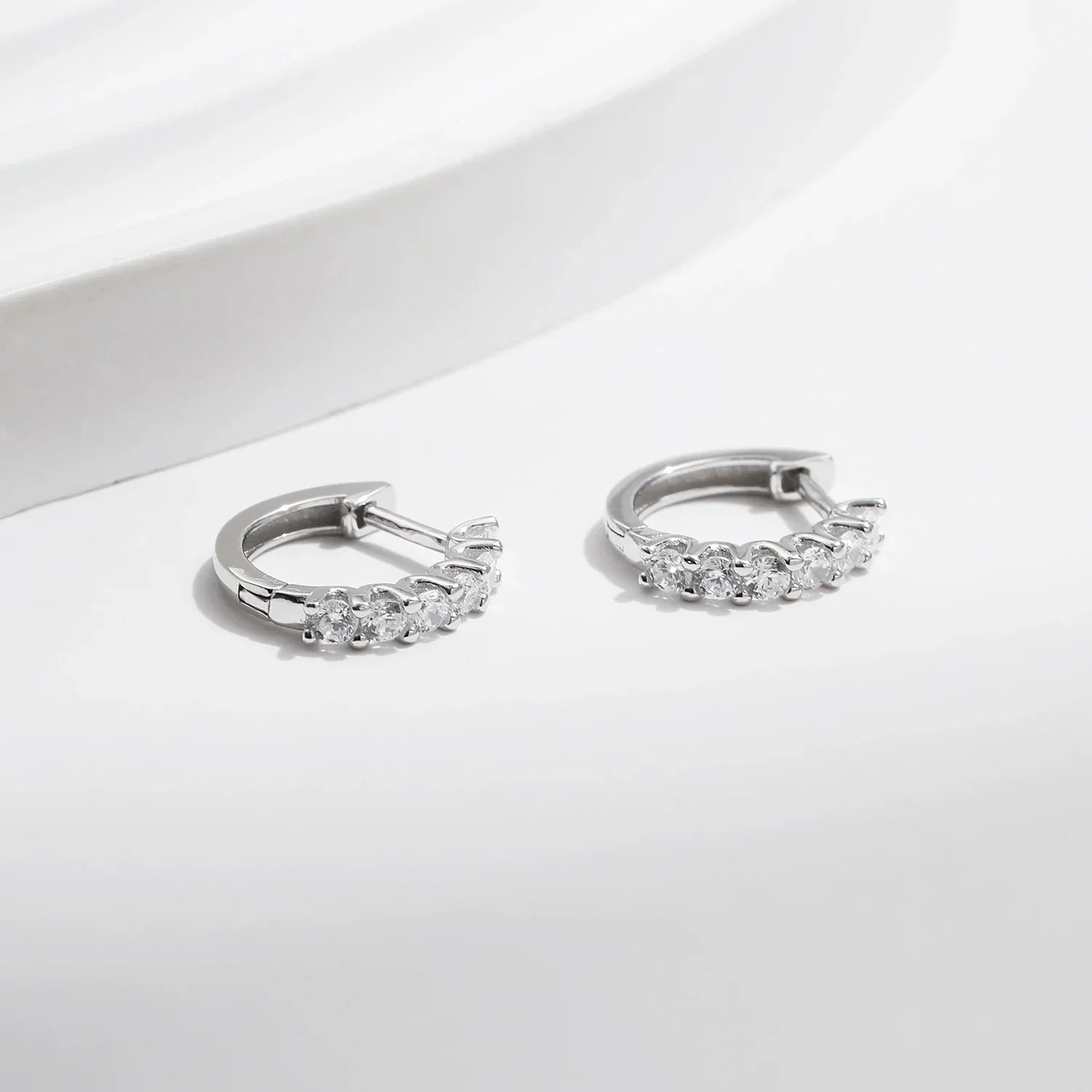 Moissanite Small Hoop Earrings 925 Sterling Silver Hollow Sparkling Ear Buckles For Women Wedding Fine Jewelry
