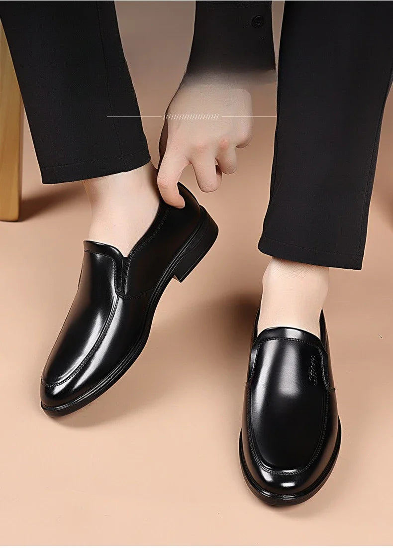 New Designer Soft Leather Shoes for Men Solid Color Fashion Business Casual Shoes Male Spring Autumn New Dress Shoe Man
