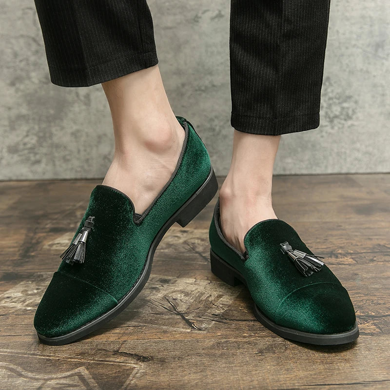 Luxury Brand Suede Green Loafers Men Slip-on Tassel Soft Leather Wedding Shoes Flats Men Shoes Casual Shoes Nubuck Leather Shoes