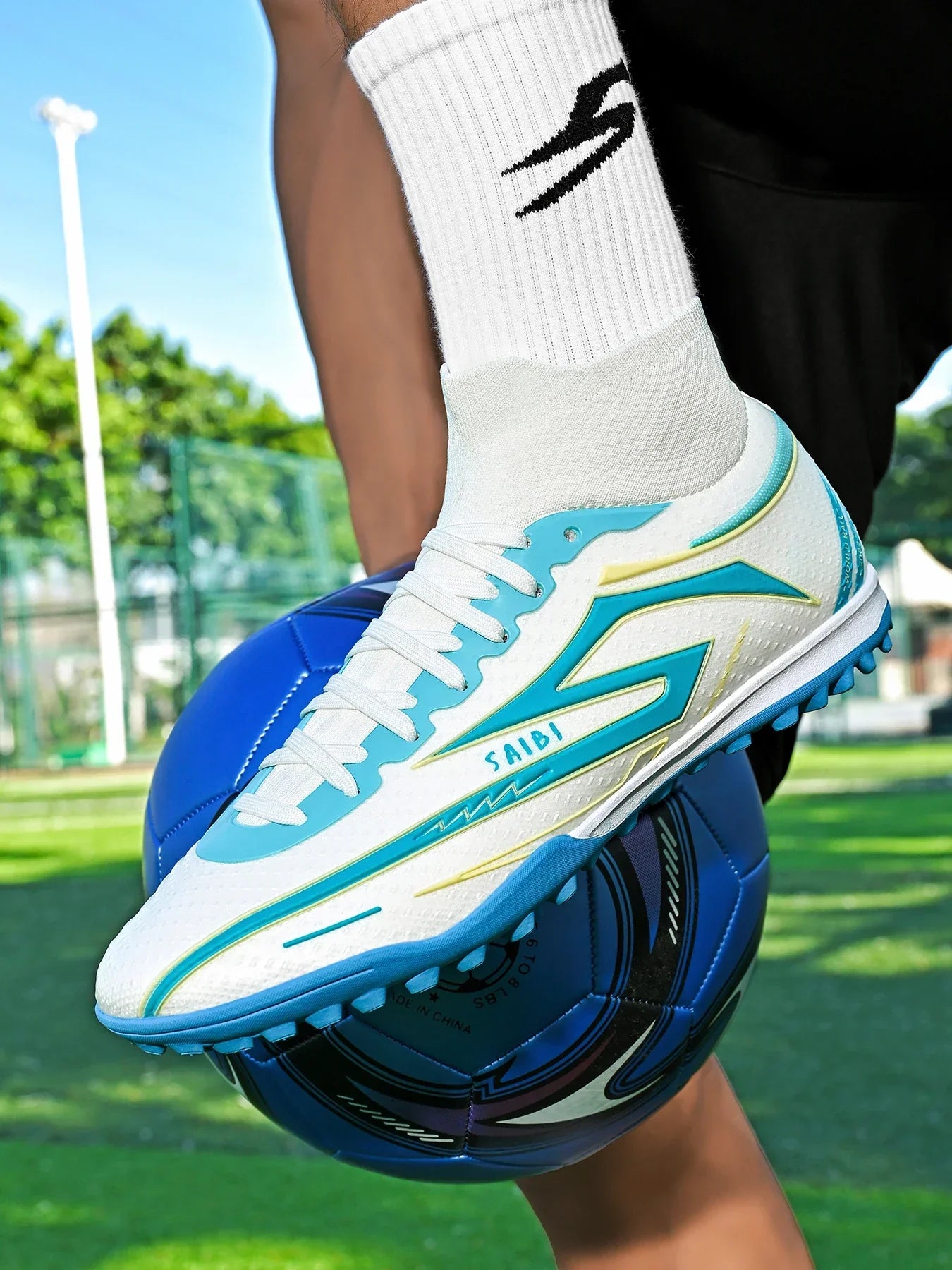Kid Friendly TF Turf Soccer Boots Soft PU Fabric Rubber Non-slip Sole Abrasion Resistant For Campus Sports Activities